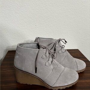 Toms Light Gray Lace Up Wedge Boots